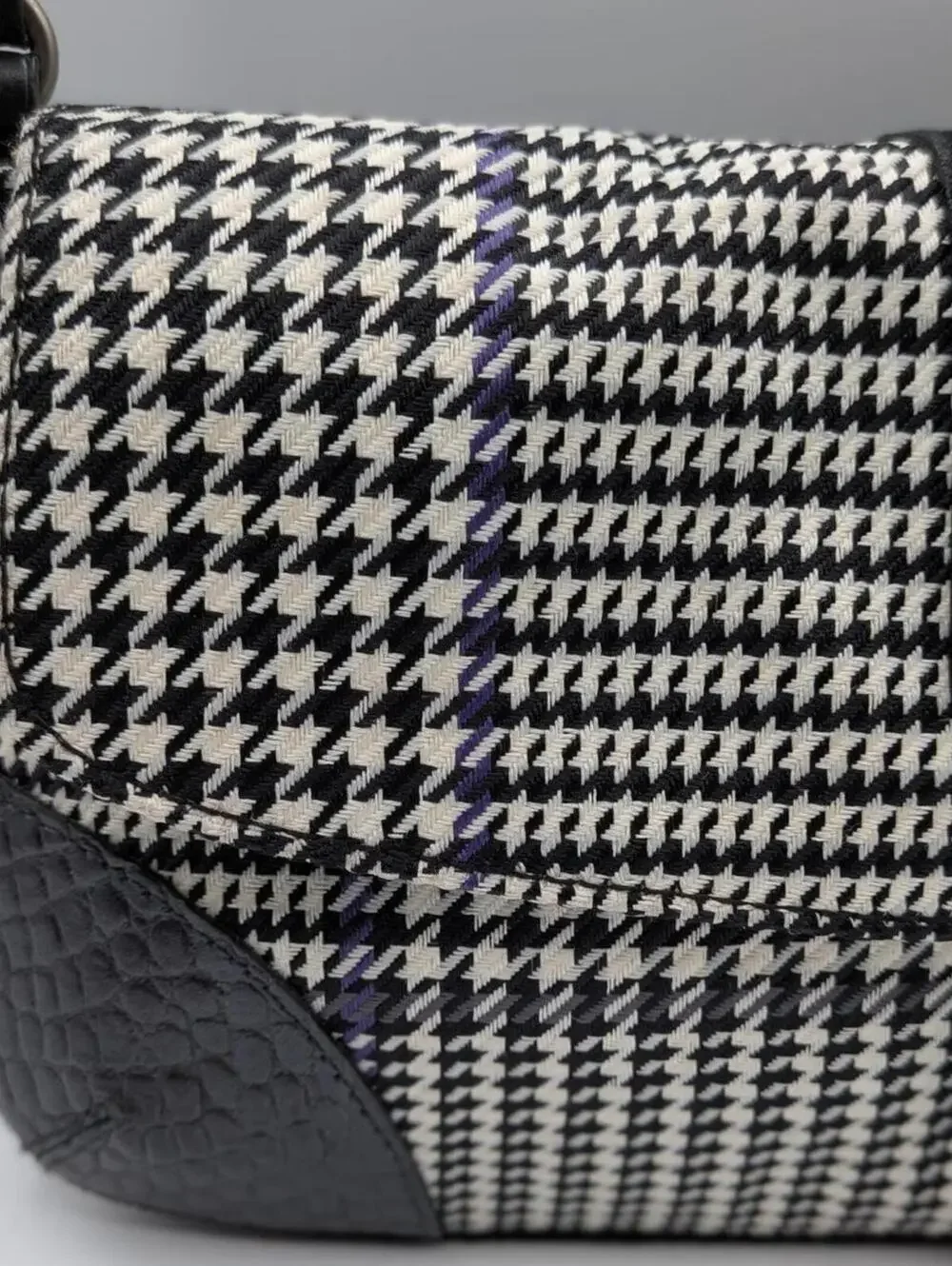Lauren Ralph Lauren $298 Y2K Black White Purple Houndstooth Leather Accent Bag - Picture 3 of 10